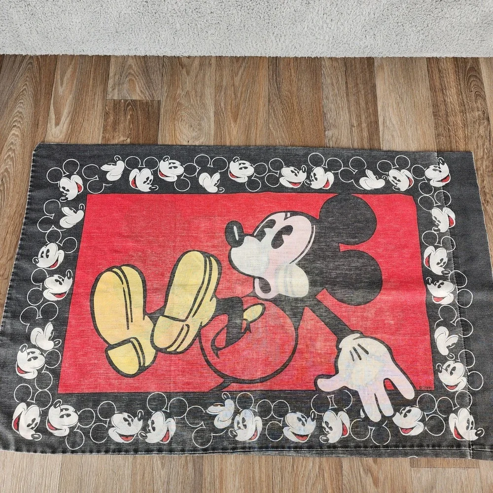 Vintage Disney Mickey Mouse Twin Size Zip Duvet Cover & Pillow Case Red & Black
